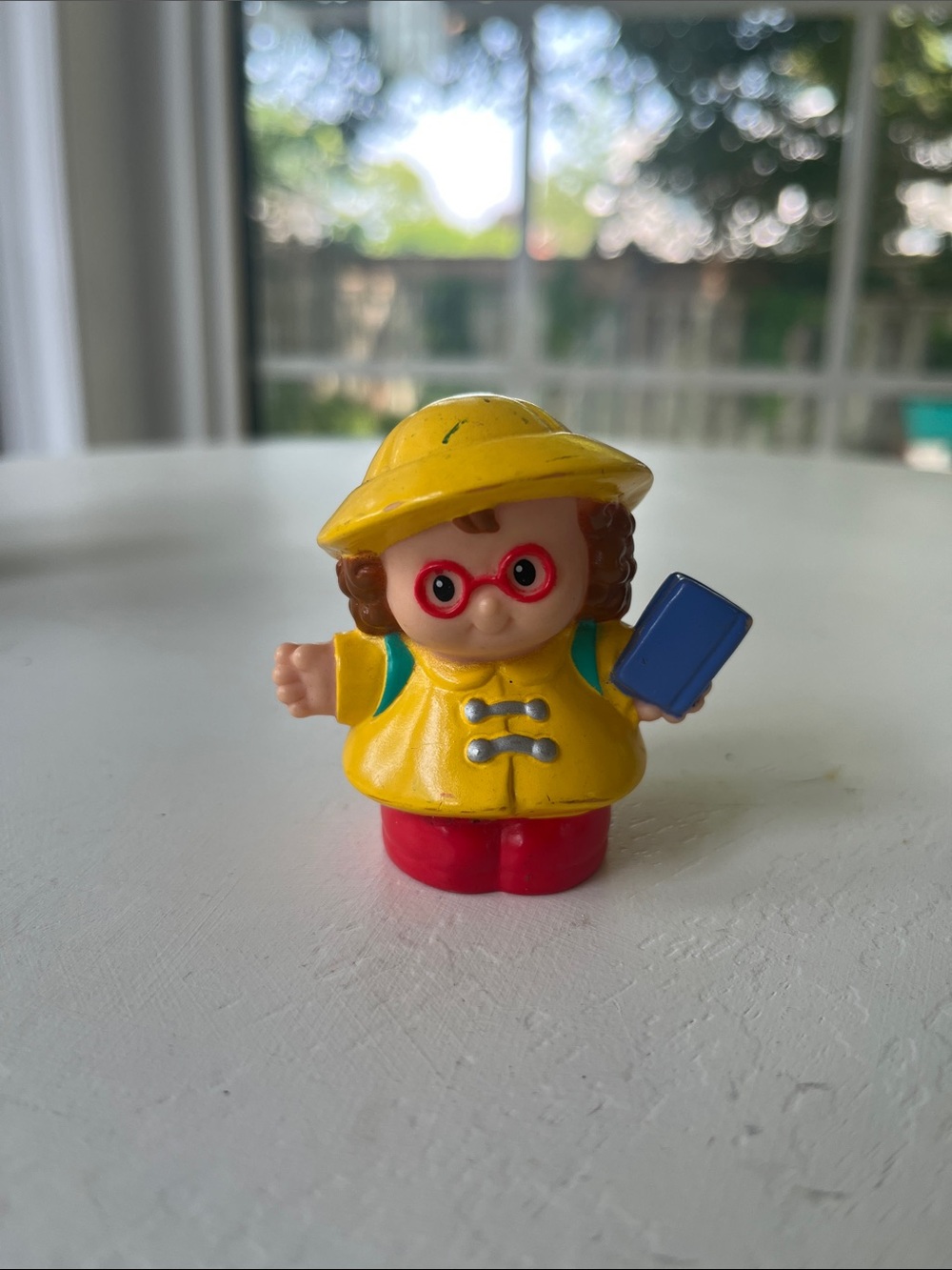 3/$20 💛little people Maggie with raincoat